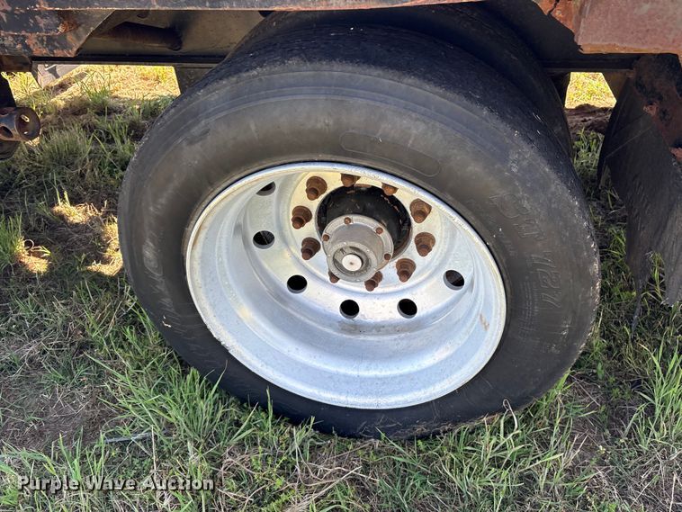 image for item ET2067 1997 Trail King Industries TK70LCS-482 drop deck equipment trailer