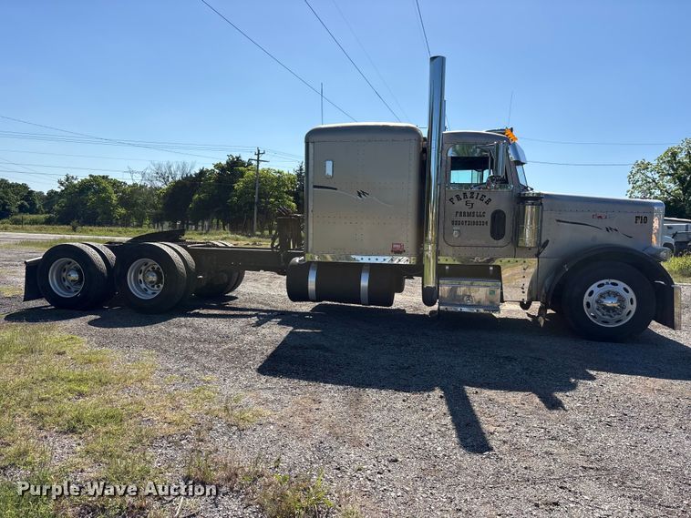 image for item ET2068 1995 Peterbilt 379 semi truck