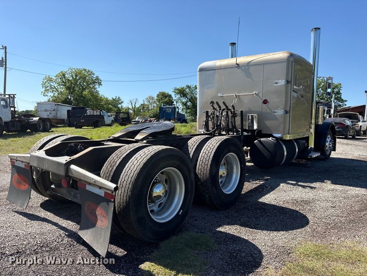 image for item ET2068 1995 Peterbilt 379 semi truck