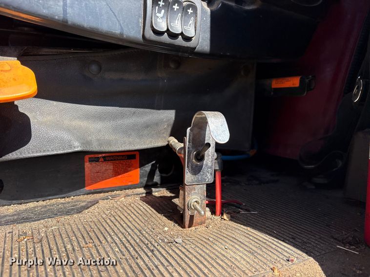 image for item ET2068 1995 Peterbilt 379 semi truck