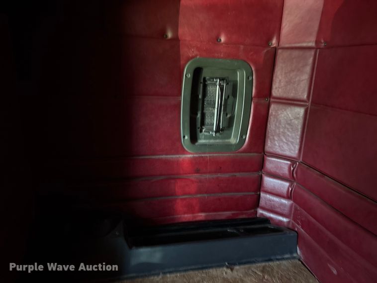 image for item ET2068 1995 Peterbilt 379 semi truck