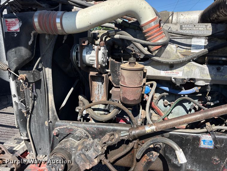image for item ET2068 1995 Peterbilt 379 semi truck