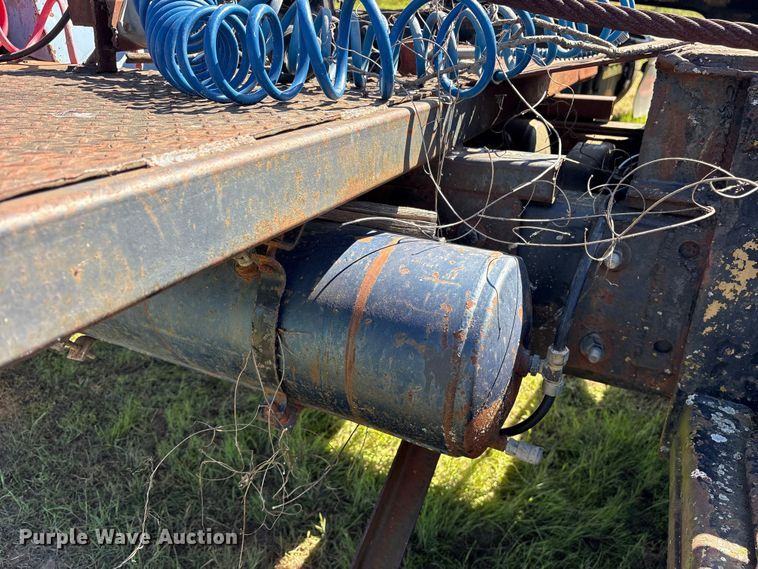 image for item ET2069 1977 Mack winch truck