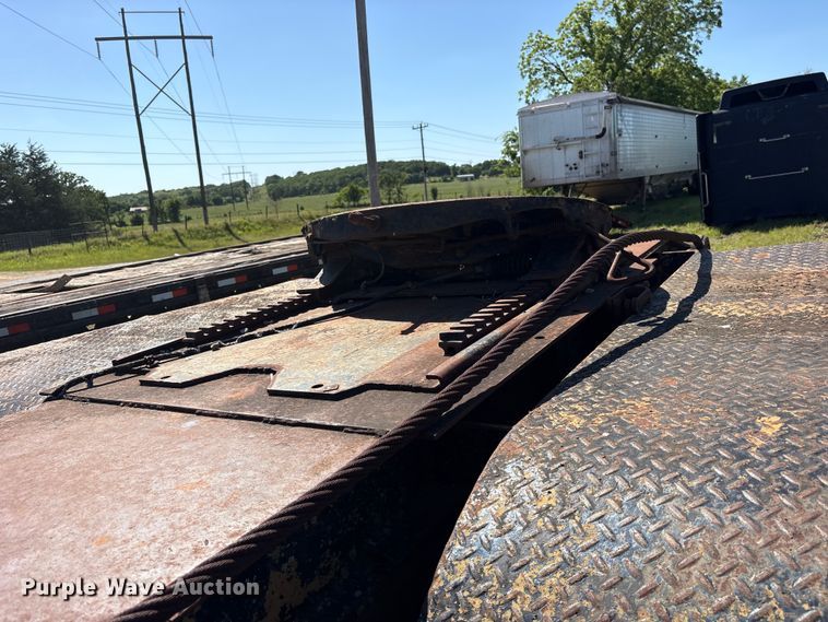 image for item ET2069 1977 Mack winch truck