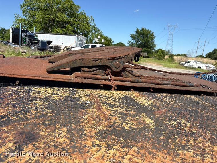 image for item ET2069 1977 Mack winch truck