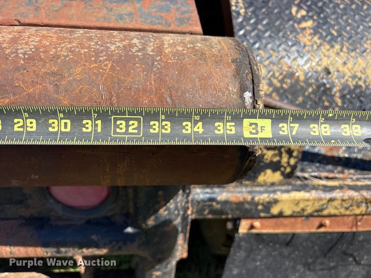 image for item ET2069 1977 Mack winch truck