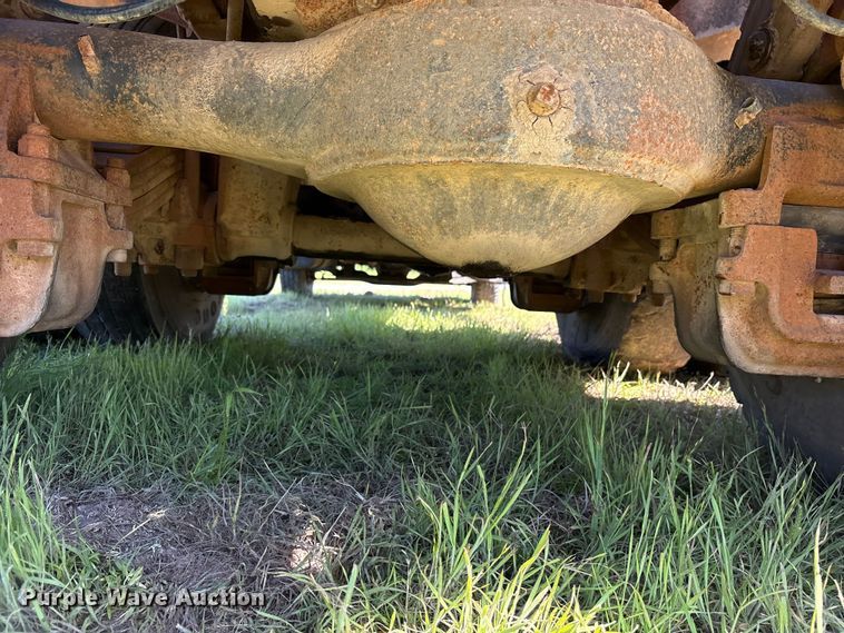 image for item ET2069 1977 Mack winch truck