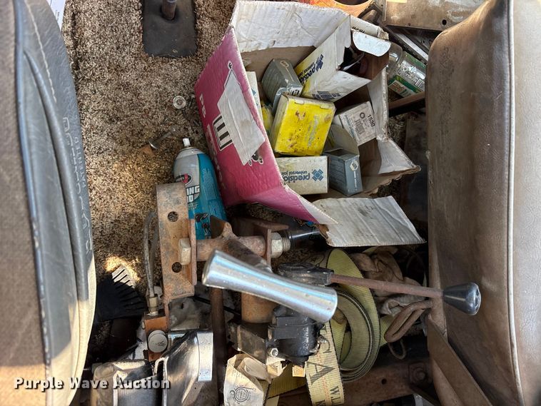 image for item ET2069 1977 Mack winch truck