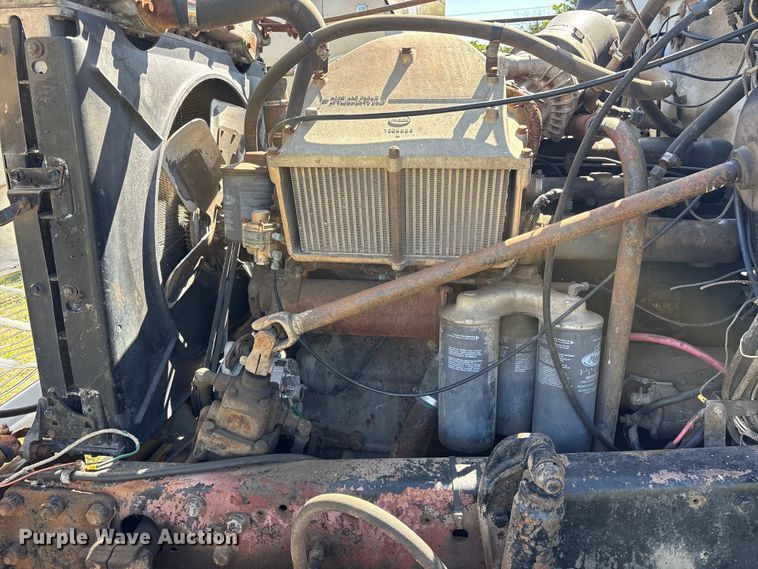 image for item ET2069 1977 Mack winch truck