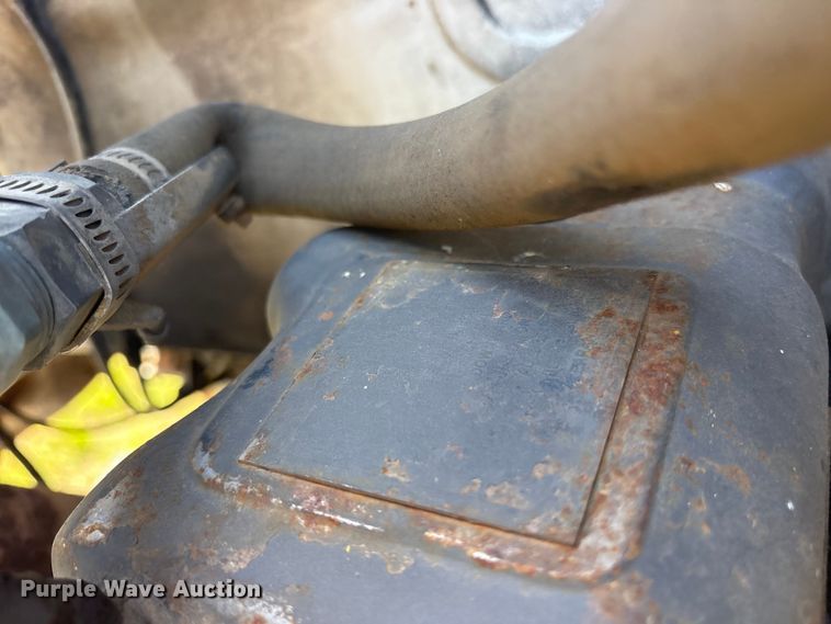 image for item ET2069 1977 Mack winch truck