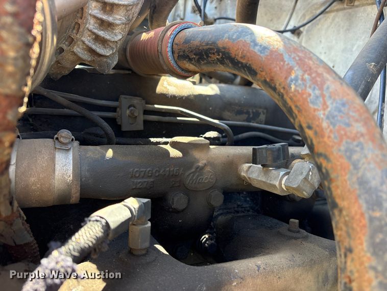 image for item ET2069 1977 Mack winch truck