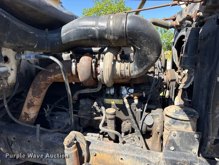 image for item ET2069 1977 Mack winch truck