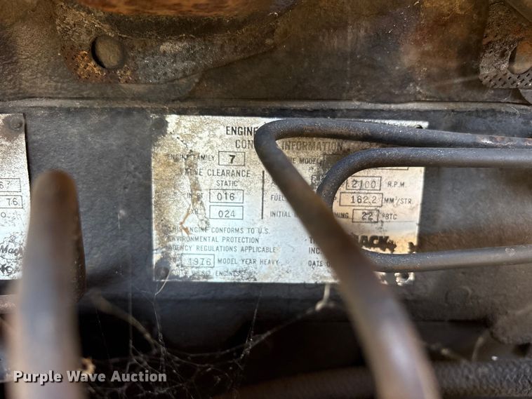 image for item ET2069 1977 Mack winch truck