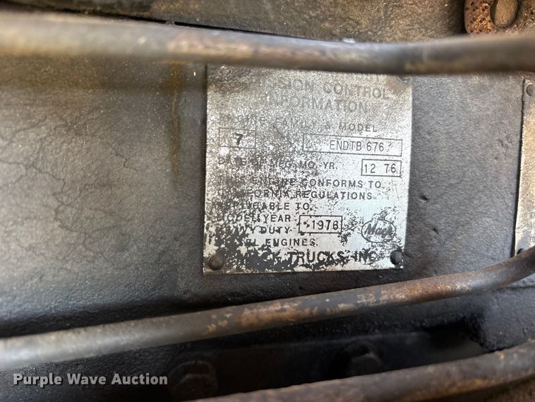 image for item ET2069 1977 Mack winch truck