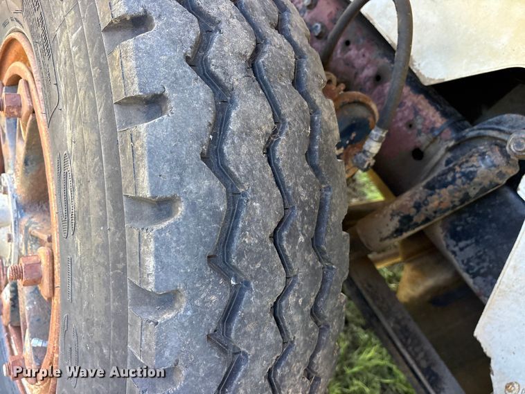 image for item ET2069 1977 Mack winch truck