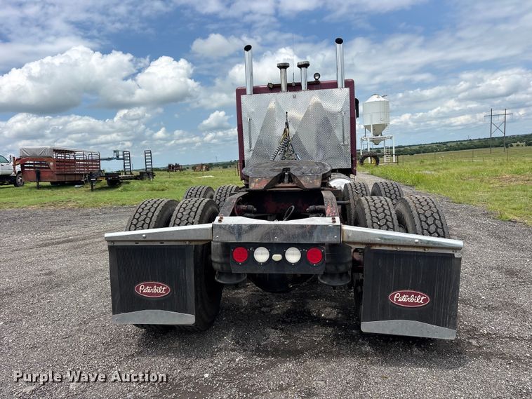 image for item ET2230 1979 Peterbilt 352 semi truck