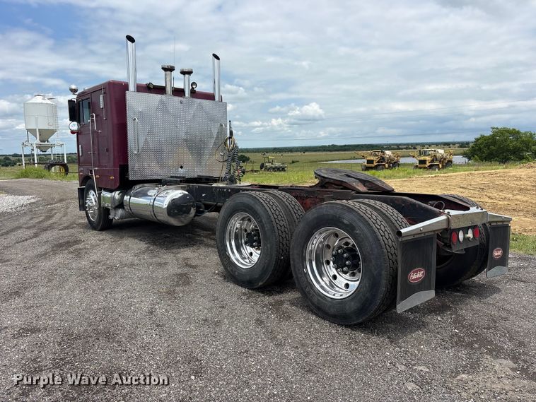 image for item ET2230 1979 Peterbilt 352 semi truck