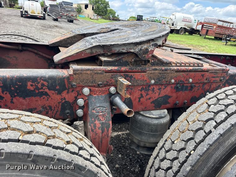 image for item ET2230 1979 Peterbilt 352 semi truck