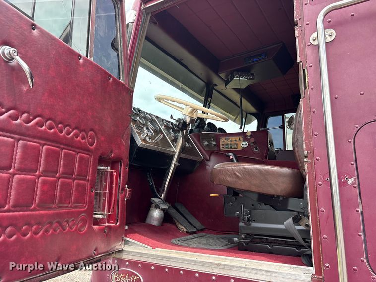 image for item ET2230 1979 Peterbilt 352 semi truck