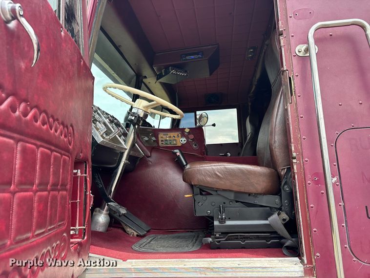 image for item ET2230 1979 Peterbilt 352 semi truck