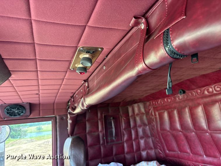 image for item ET2230 1979 Peterbilt 352 semi truck