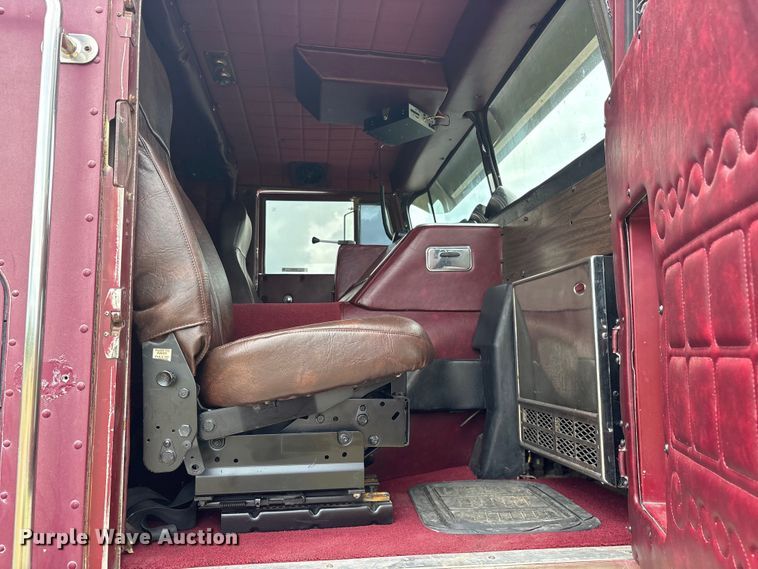 image for item ET2230 1979 Peterbilt 352 semi truck