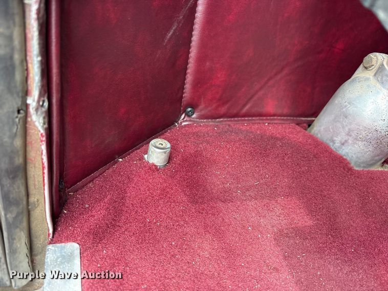 image for item ET2230 1979 Peterbilt 352 semi truck