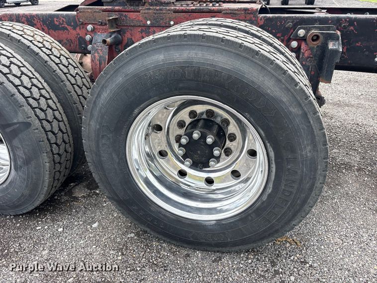 image for item ET2230 1979 Peterbilt 352 semi truck