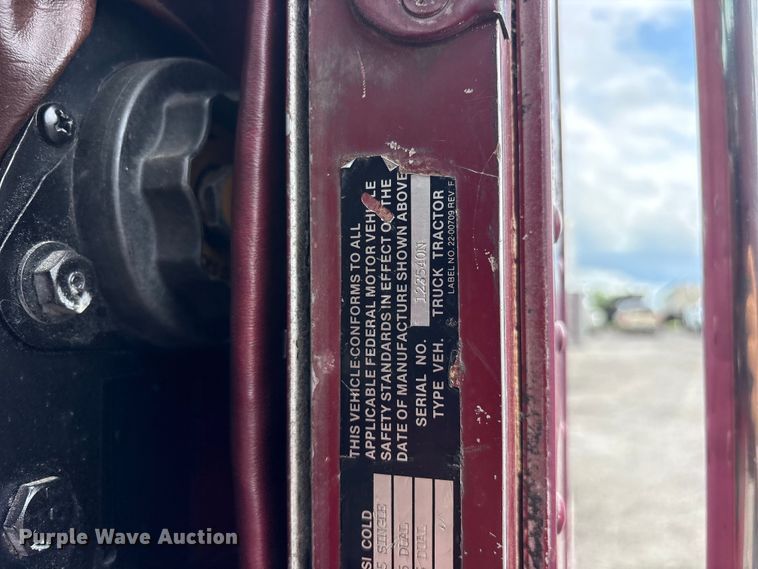 image for item ET2230 1979 Peterbilt 352 semi truck