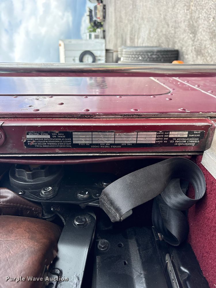 image for item ET2230 1979 Peterbilt 352 semi truck