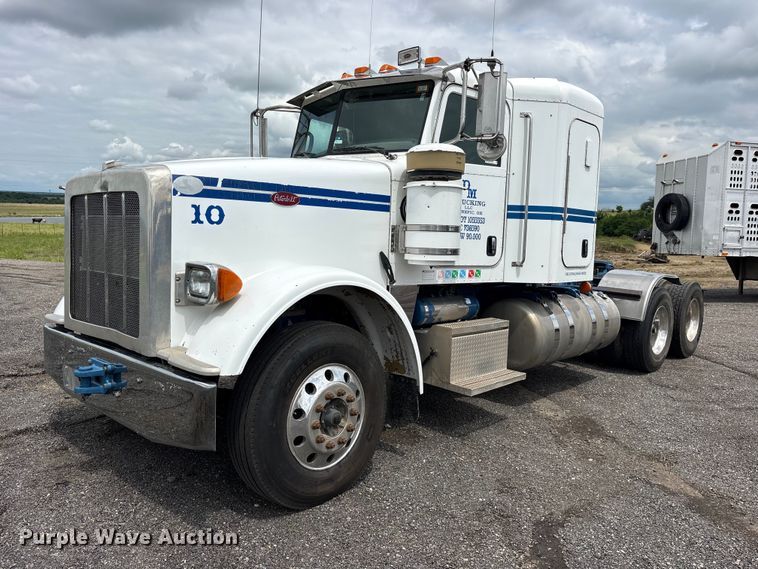 image for item ET2234 2012 Peterbilt 367 semi truck