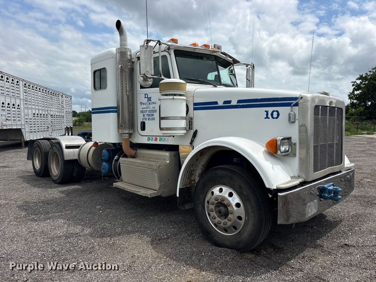 image for item ET2234 2012 Peterbilt 367 semi truck
