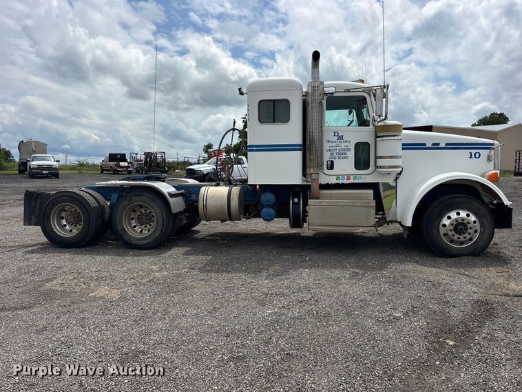 image for item ET2234 2012 Peterbilt 367 semi truck