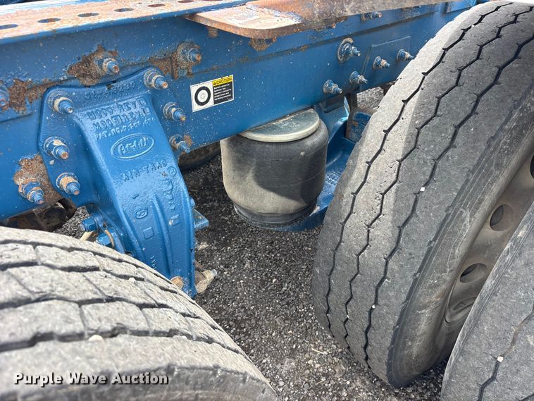 image for item ET2234 2012 Peterbilt 367 semi truck
