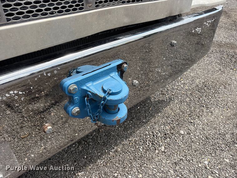 image for item ET2234 2012 Peterbilt 367 semi truck
