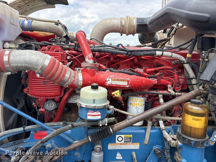 image for item ET2234 2012 Peterbilt 367 semi truck