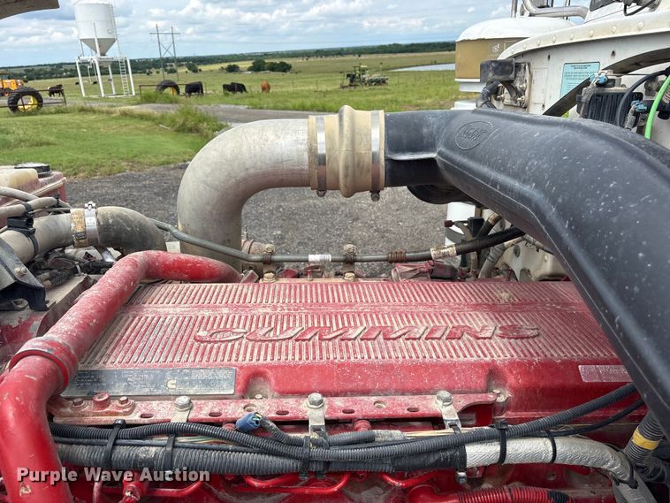 image for item ET2234 2012 Peterbilt 367 semi truck