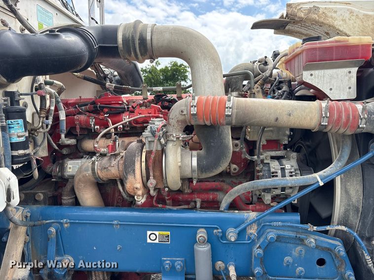 image for item ET2234 2012 Peterbilt 367 semi truck