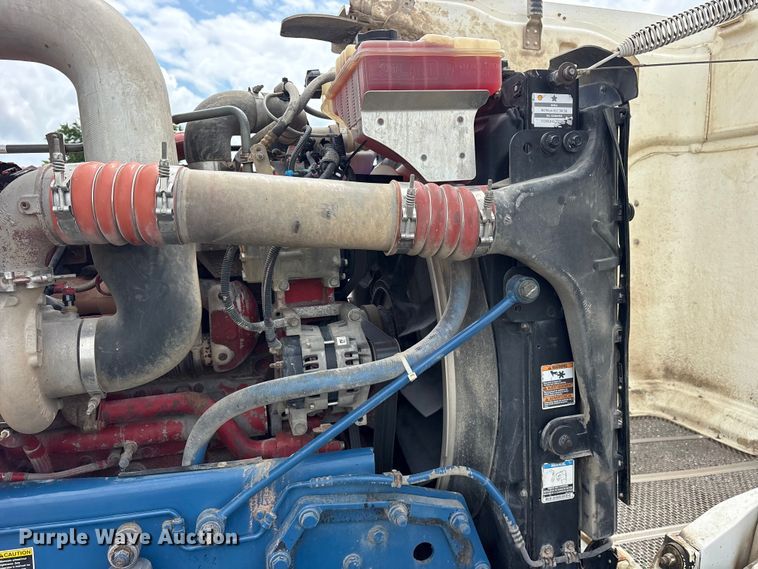 image for item ET2234 2012 Peterbilt 367 semi truck