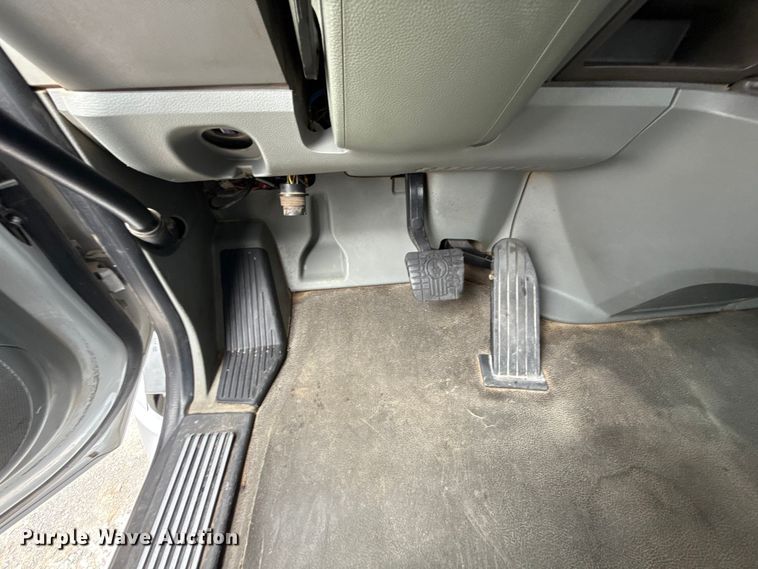 image for item ET6347 2016 Kenworth T680 semi truck