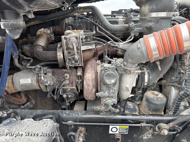image for item ET6347 2016 Kenworth T680 semi truck