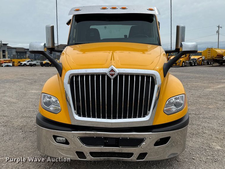 image for item ET6364 2023 International LT625 semi truck