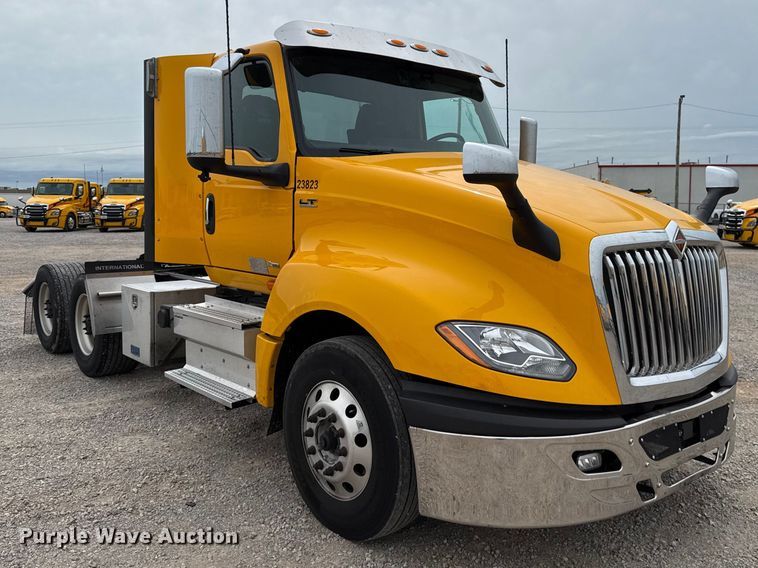 image for item ET6364 2023 International LT625 semi truck
