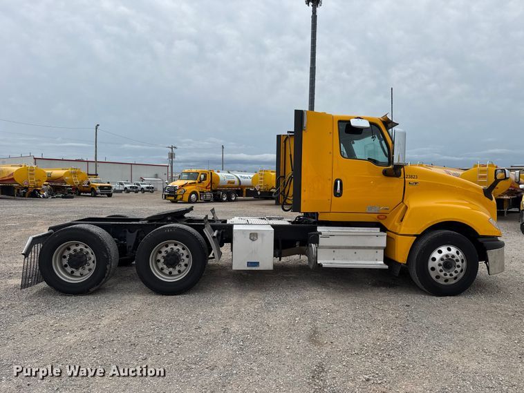 image for item ET6364 2023 International LT625 semi truck