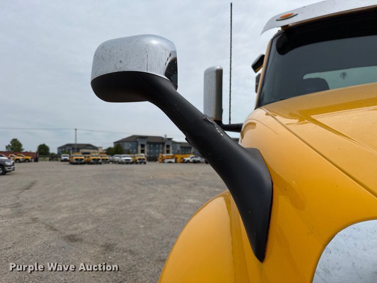 image for item ET6364 2023 International LT625 semi truck