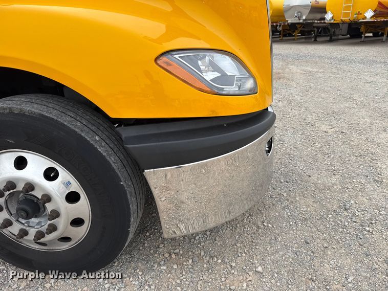 image for item ET6364 2023 International LT625 semi truck