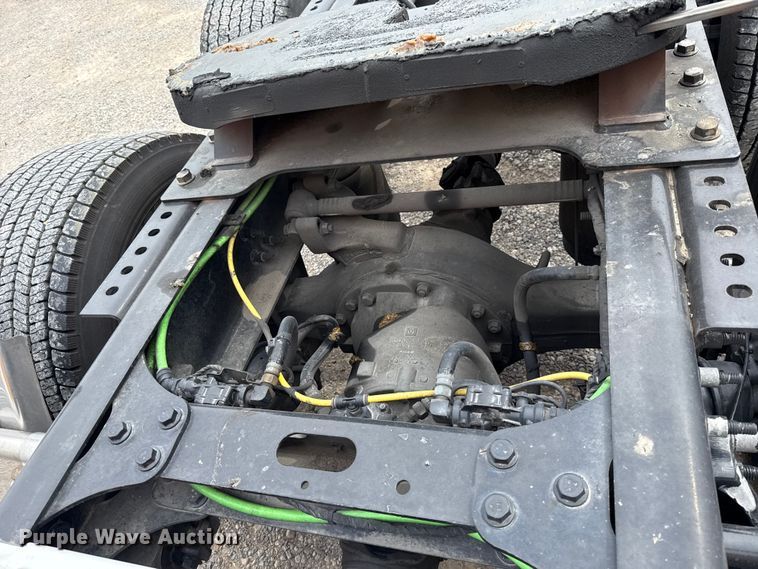 image for item ET6364 2023 International LT625 semi truck