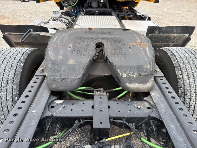 image for item ET6364 2023 International LT625 semi truck