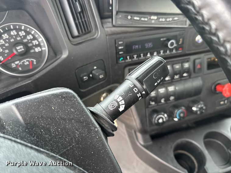 image for item ET6364 2023 International LT625 semi truck