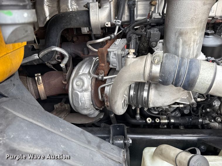 image for item ET6364 2023 International LT625 semi truck